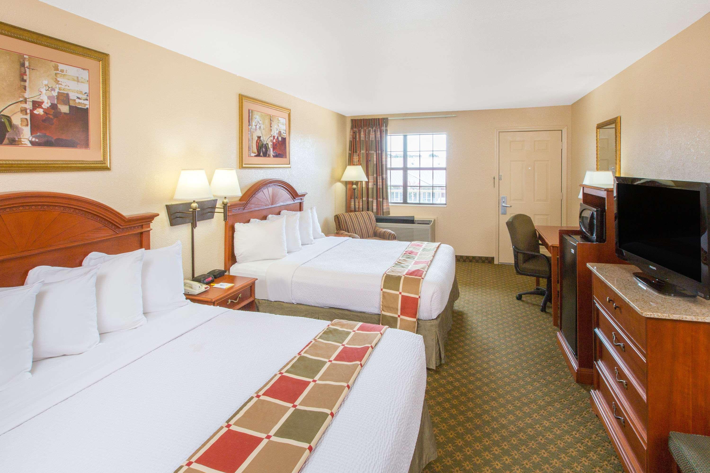 Days Inn By Wyndham Lonoke Экстерьер фото