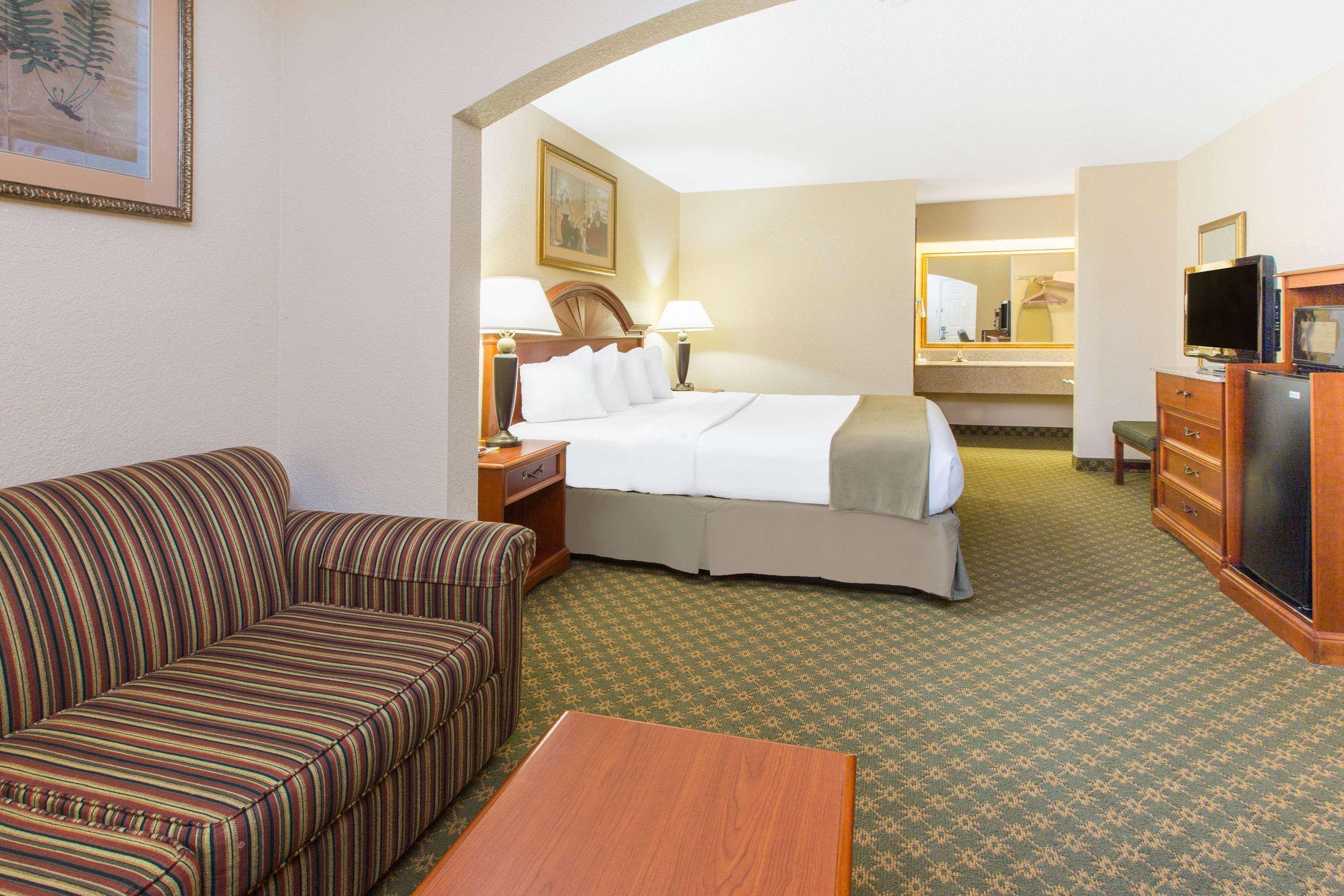 Days Inn By Wyndham Lonoke Экстерьер фото