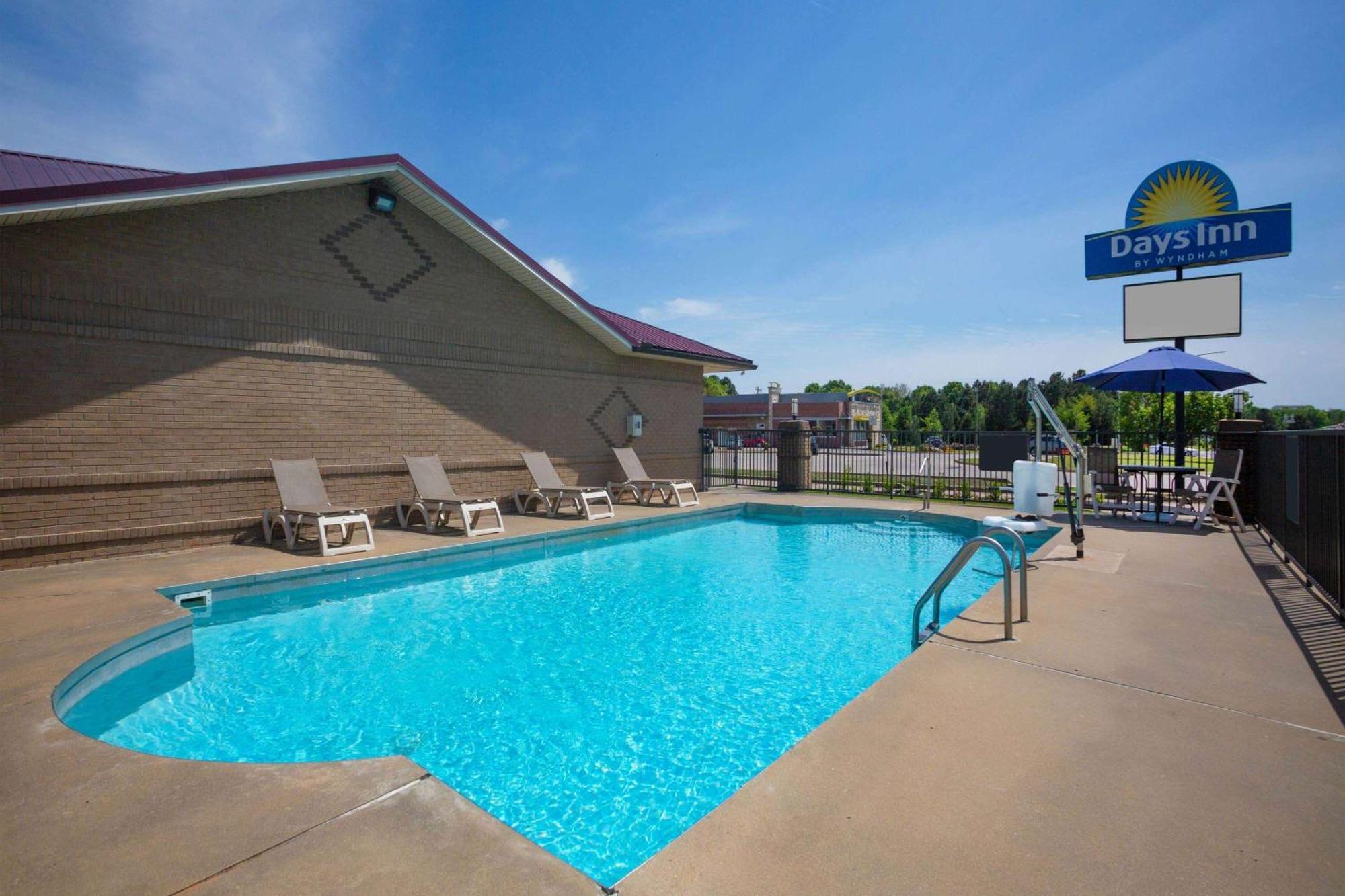 Days Inn By Wyndham Lonoke Экстерьер фото